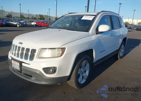 2016 Jeep Compass Latitude из США, поврежденный, VIN 1C4NJDEB0GD637946